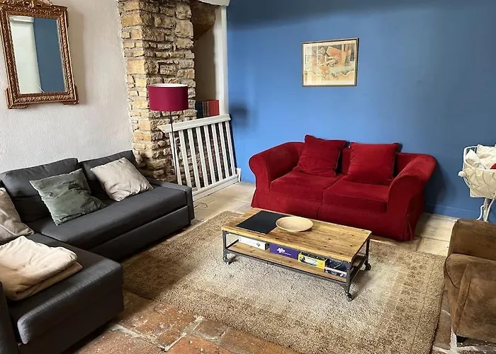Loft Dans Un Chateau En Pierres Dorees