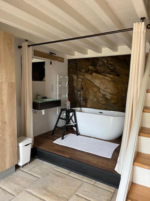 Loft Dans Un Chateau En Pierres Dorees Apartment Lissieu